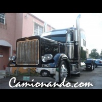 Peterbilt 379  Batman.jpg
