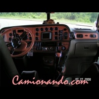 Peterbilt 379 Peach  Interior.jpg
